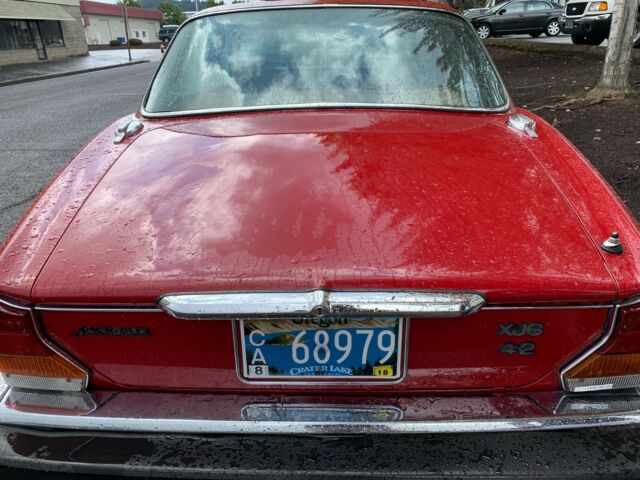 1981 Jaguar XJ6 - photo 2