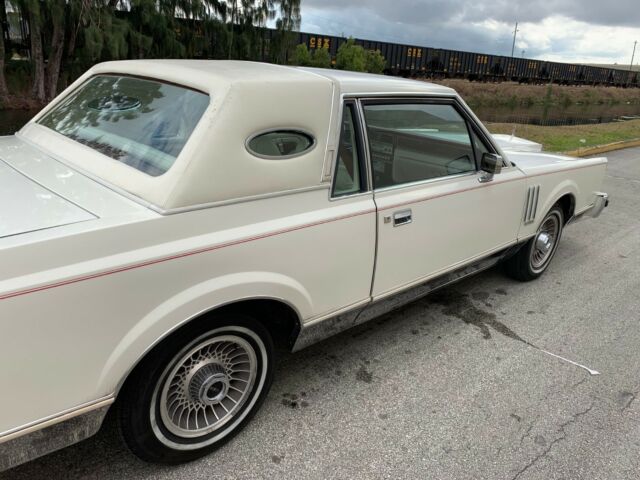 1981 Lincoln Continental - photo 4