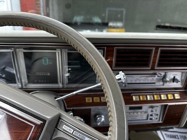 1981 Lincoln Mark VI - photo 12