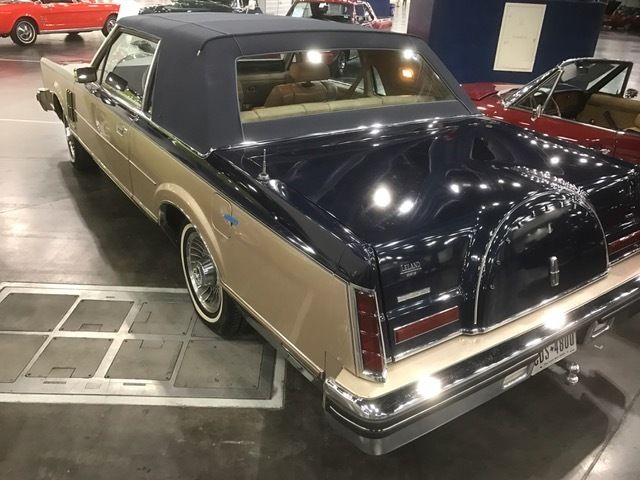 1981 Lincoln Mark Series Base Sedan 2-Door - photo 2