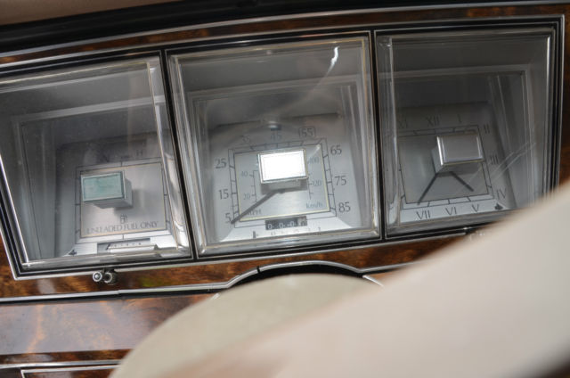 1981 Lincoln Town Car Base Sedan 4-Door - photo 3
