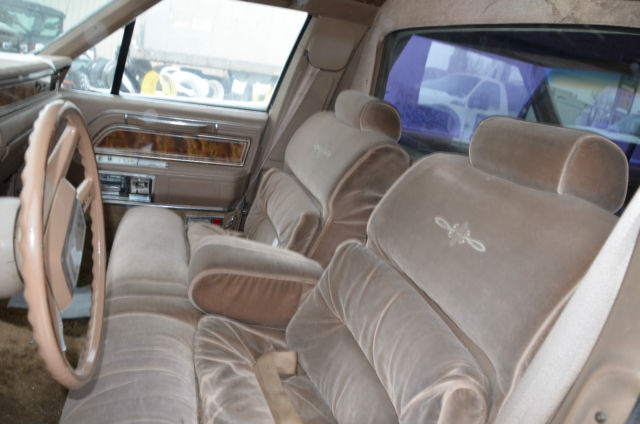 1981 Lincoln Town Car Base Sedan 4-Door - photo 5