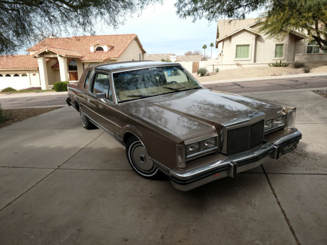 1981 Lincoln Town Car Signature - photo 2