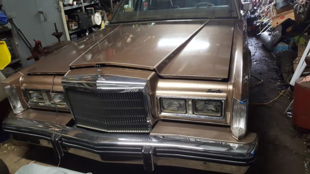 1981 Lincoln Town Car - photo 11