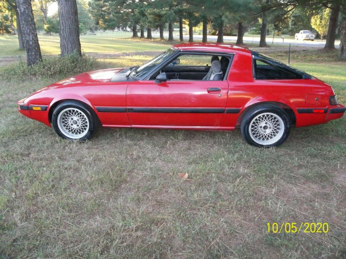 1981 Mazda RX-7 with RX-7 tools and parts 1981 Mazda RX-7