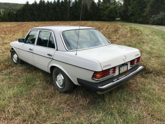1981 Mercedes-Benz 300D - photo 4