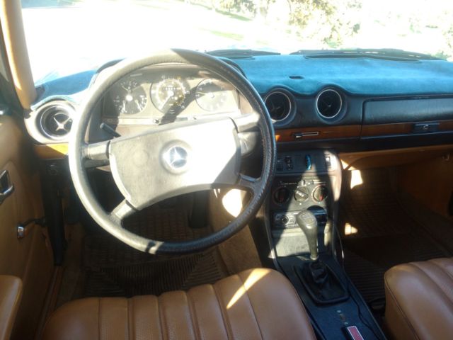 1981 Mercedes-Benz 200-Series - photo 9