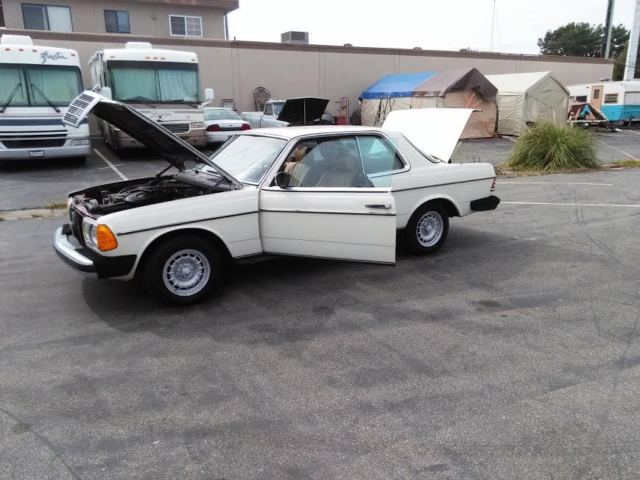 1981 MERCEDES 280 CE ---70,800 MILES 1981 Mercedes-Benz 200-Series