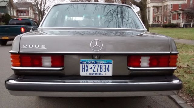 1981 Mercedes-Benz 200-Series 280E - photo 11