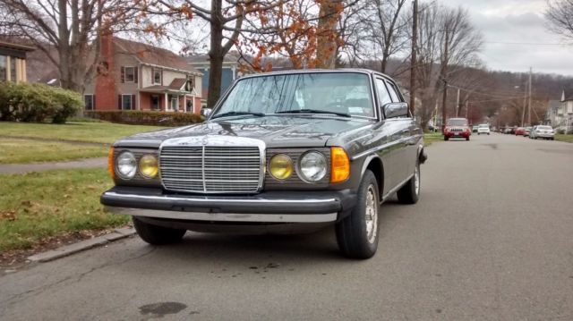 1981 Mercedes-Benz 200-Series 280E - photo 2