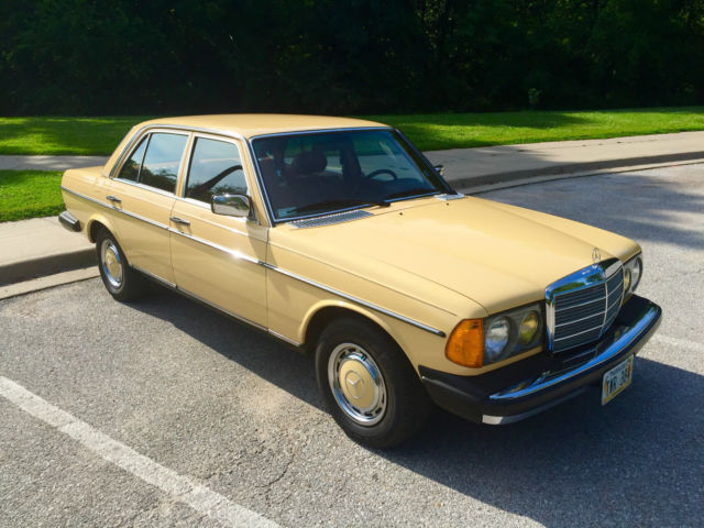 1981 Mercedes-Benz 200-Series - photo 4