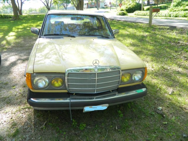 1981 Mercedes-Benz 300-Series - photo 8