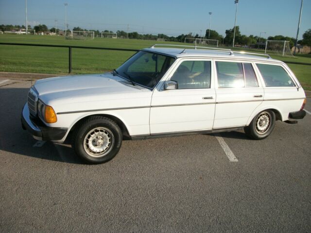 1981 Mercedes 300 TDT Wagon First Year Of The Turbo Selling with NO RESERVE!! 1981 Mercedes-Benz 300-Series TDT Wagon Turbo