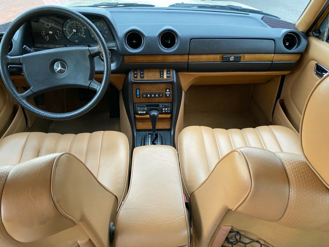 1981 Mercedes-Benz 300-Series - photo 4