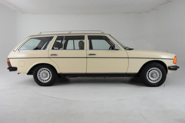 1981 Mercedes-Benz 300-Series Wagon Diesel - photo 2