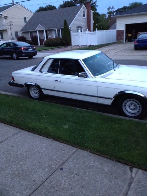 1981 Mercedes-Benz 300-Series 380SLC - photo 3