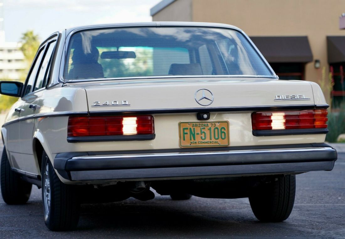 1981 Mercedes-Benz 200-Series W123 - photo 2