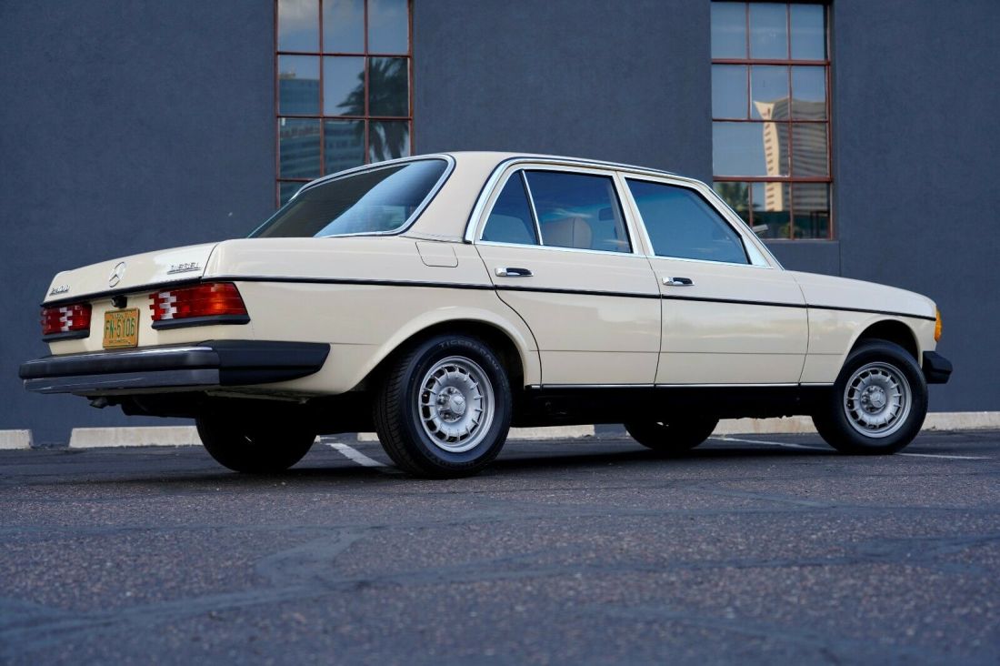 1981 Mercedes-Benz 200-Series W123 - photo 7