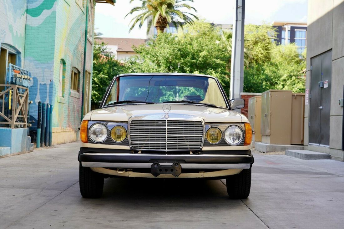 1981 Mercedes-Benz 200-Series W123 - photo 8