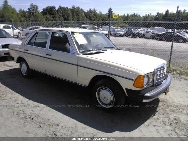 1981 Mercedes-Benz 200-Series 240 D 4dr Diesel Sedan - photo 11
