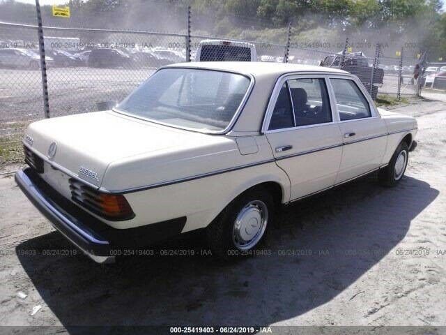 1981 Mercedes-Benz 200-Series 240 D 4dr Diesel Sedan - photo 6