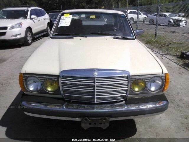 1981 Mercedes-Benz 200-Series 240 D 4dr Diesel Sedan - photo 8