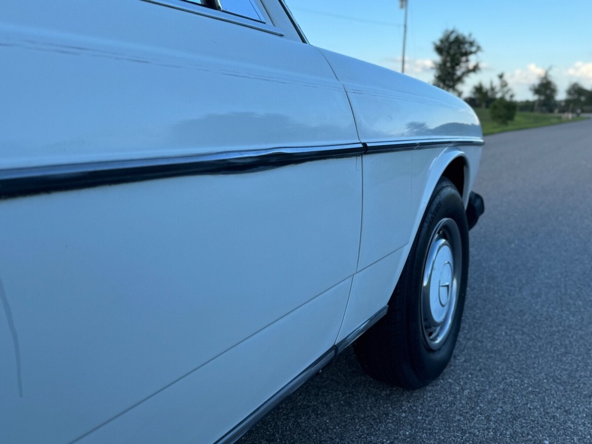 1981 Mercedes-Benz 200-Series W123 240 Diesel Sedan - photo 10