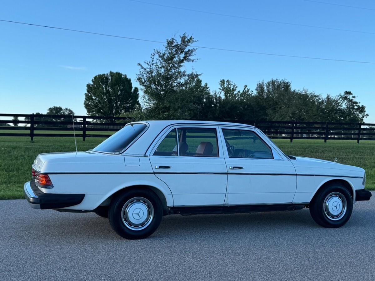1981 Mercedes-Benz 200-Series W123 240 Diesel Sedan - photo 13