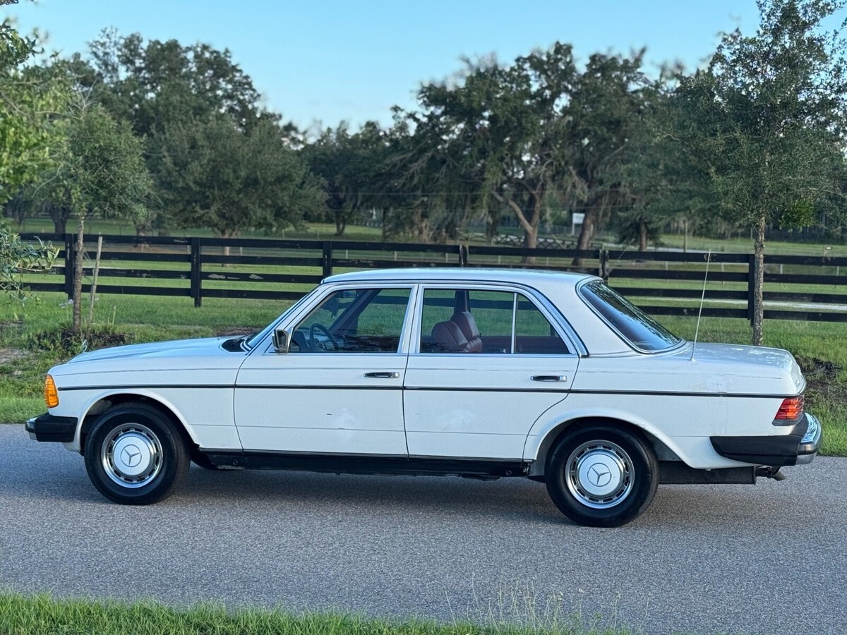 1981 Mercedes-Benz 200-Series W123 240 Diesel Sedan - photo 8