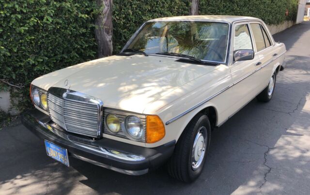 1981 Mercedes Benz 240 Diesel 1981 Mercedes-Benz 200-Series 240 D