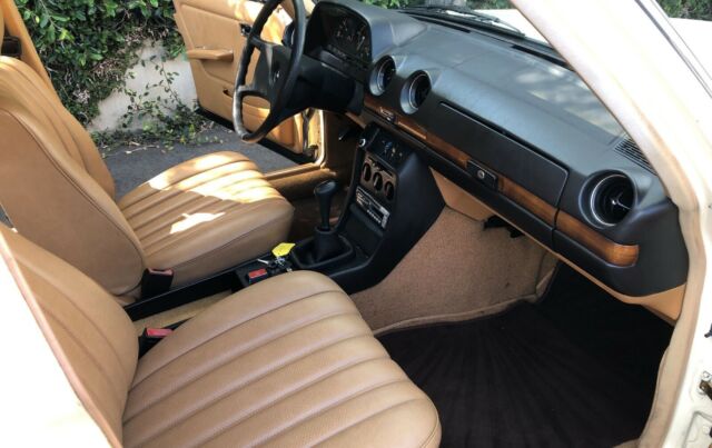 1981 Mercedes-Benz 200-Series 240 D - photo 12