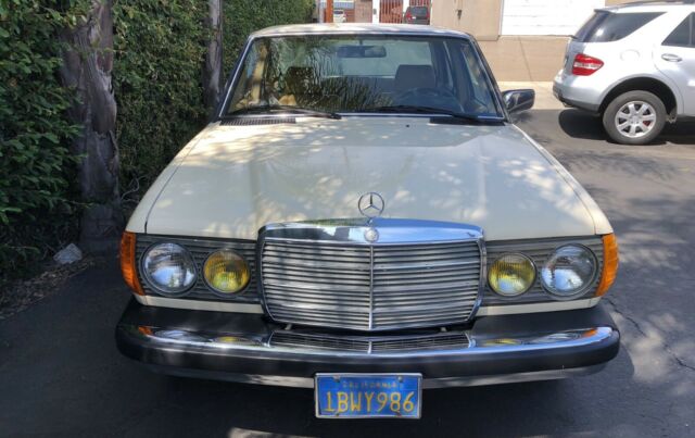 1981 Mercedes-Benz 200-Series 240 D - photo 5