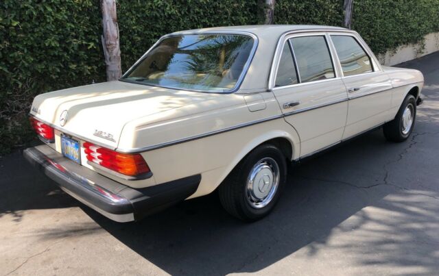 1981 Mercedes-Benz 200-Series 240 D - photo 8