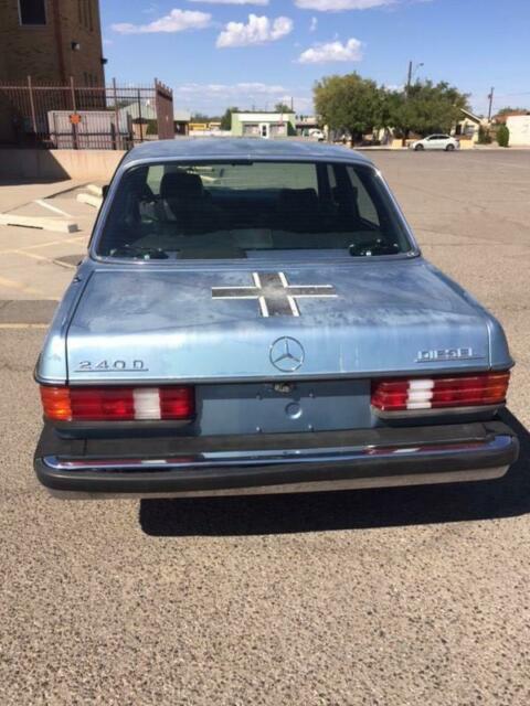 1981 Mercedes-Benz 200-Series 240D - photo 10