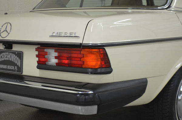 1981 Mercedes-Benz 200-Series 240D - photo 10