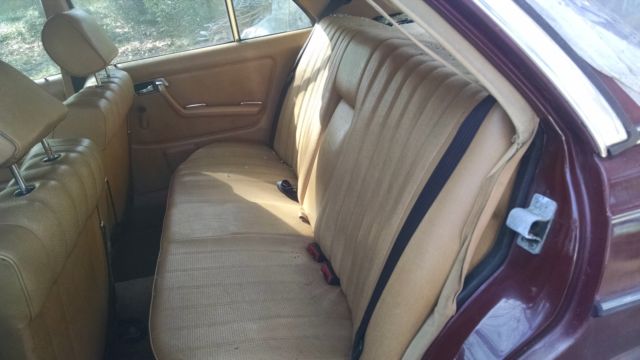 1981 Mercedes-Benz 200-Series Sadan - photo 9