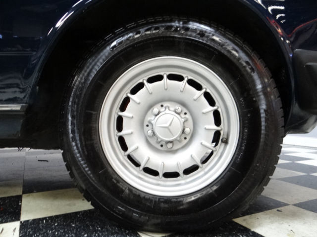 1981 Mercedes-Benz 200-Series CE - photo 5