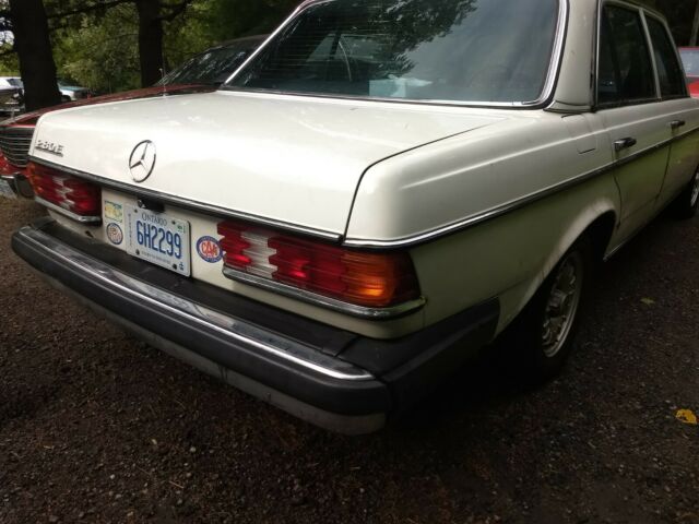 1980 Mercedes-Benz E-Class - photo 3