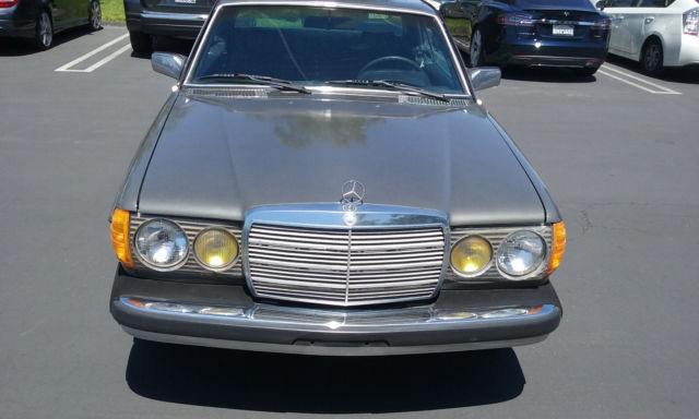 1981 Mercedes-Benz 300-Series - photo 3