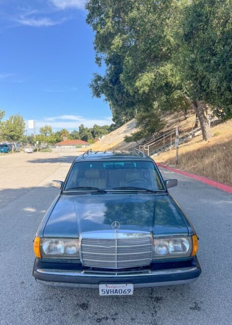 1981 Mercedes-Benz 300-Series TD - photo 2