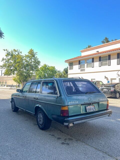 1981 Mercedes-Benz 300-Series TD - photo 4