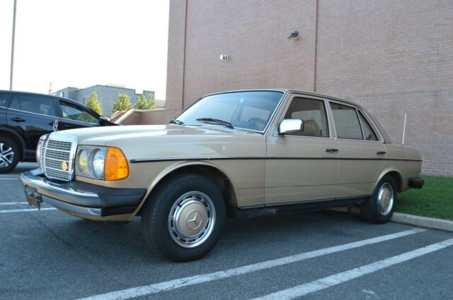1981 Mercedes-Benz 300-Series 300D 4 Door Sedan - photo 13