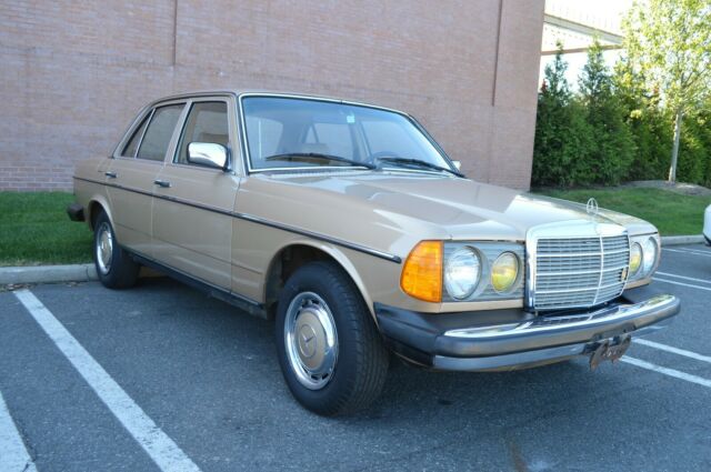 1981 Mercedes-Benz 300-Series 300D 4 Door Sedan - photo 7