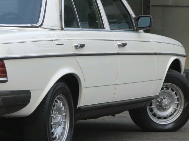1981 Mercedes-Benz 300-Series 300S - photo 7