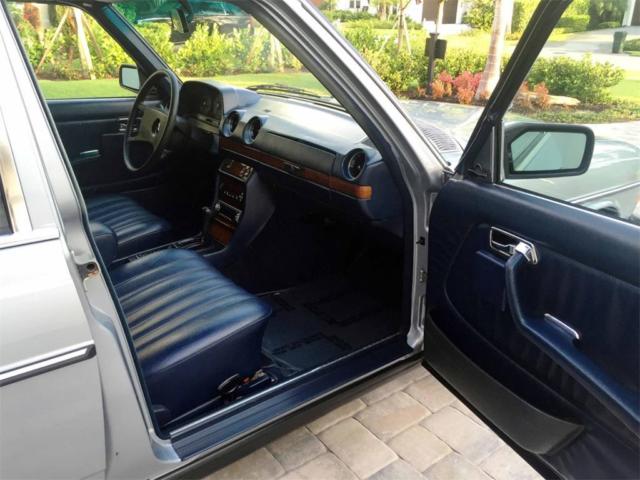 1981 Mercedes-Benz E-Class 300D Diesel - photo 4