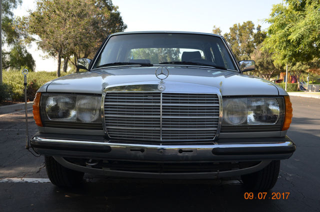 1981 Mercedes-Benz 300-Series 300D Euro W123 German Spec - photo 4