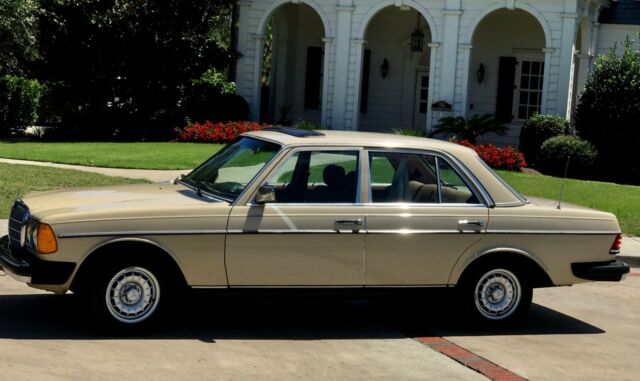 1981 Mercedes-Benz 300-Series 300D, DIESEL - photo 2