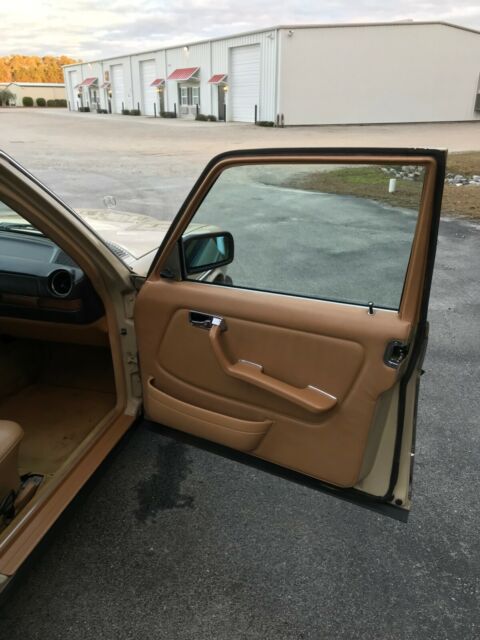 1981 Mercedes-Benz 300-Series 300D, DIESEL - photo 9