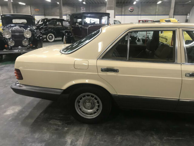 1981 Mercedes-Benz 300-Series - photo 10