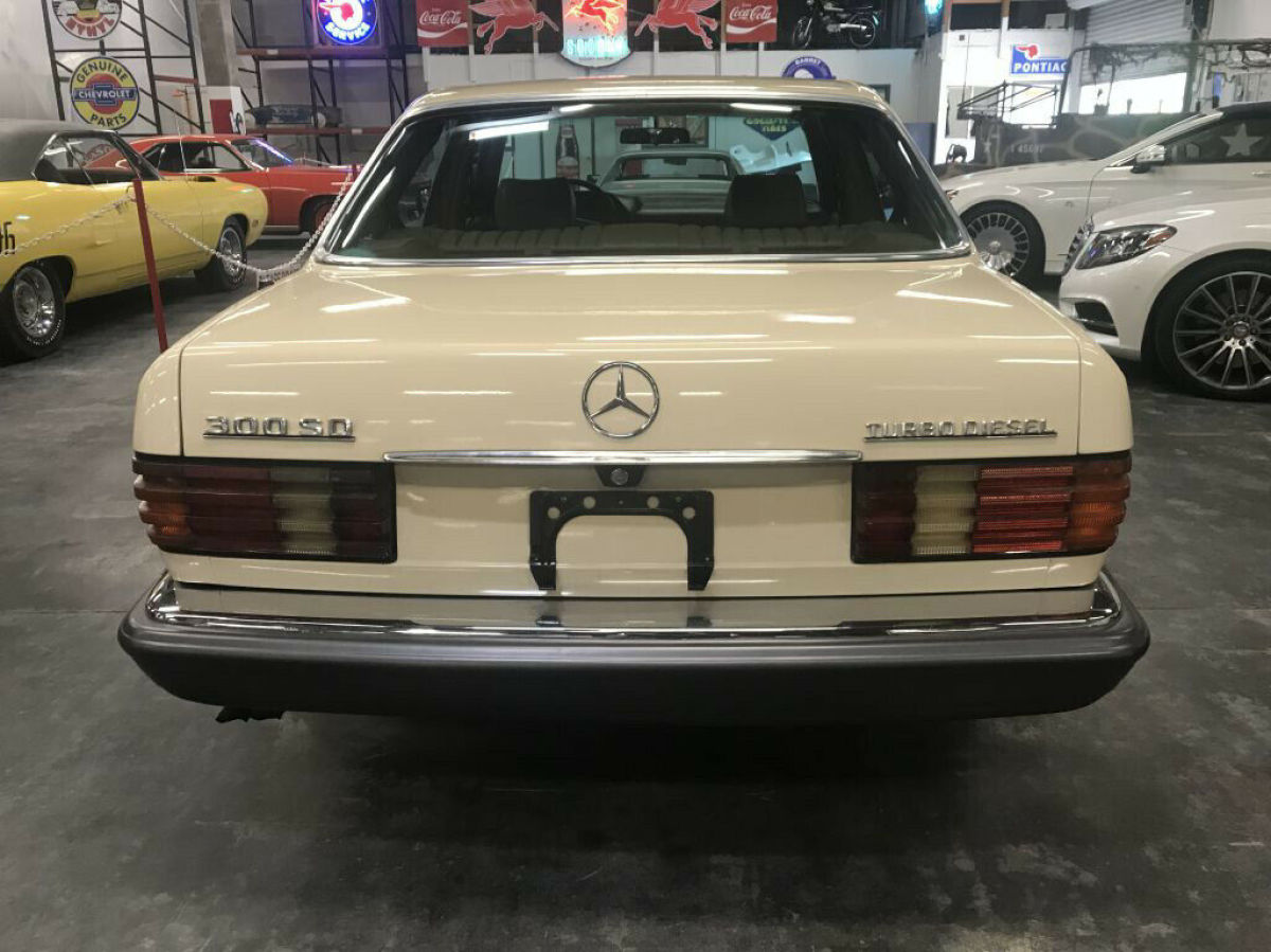 1981 Mercedes-Benz 300-Series - photo 7